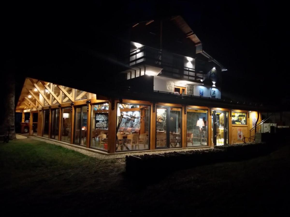 Algara Hut Hotell Panichishte Exteriör bild