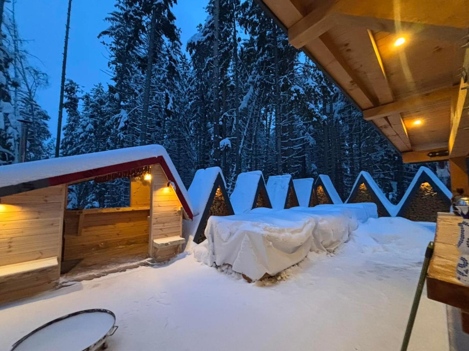 Algara Hut Hotell Panichishte Exteriör bild