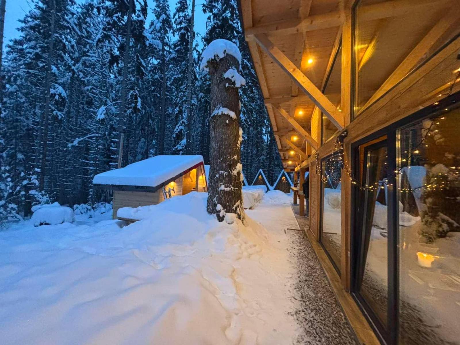 Algara Hut Hotell Panichishte Exteriör bild